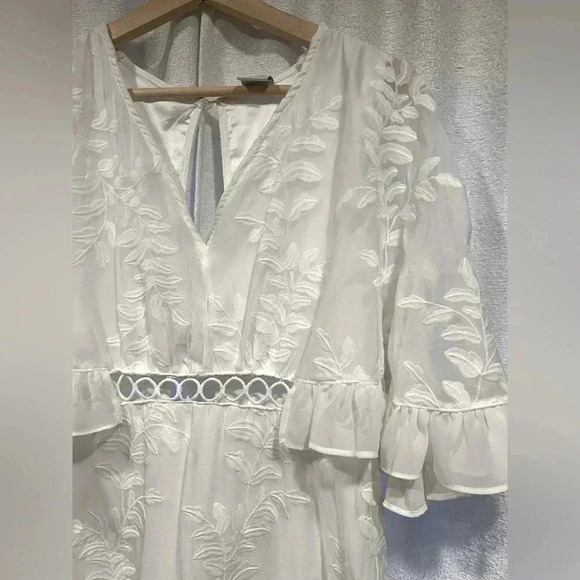 Lulu’s White Floral Flare Sleeve Dress - Picture 3 of 5